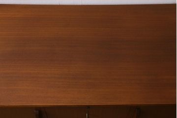 ヴィンテージ家具　北欧ビンテージ　Vanson　温かみのある雰囲気が魅力のサイドボード(サイドキャビネット、収納棚)(R-039533)