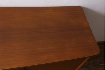 ヴィンテージ家具　北欧ビンテージ　Vanson　温かみのある雰囲気が魅力のサイドボード(サイドキャビネット、収納棚)(R-039533)