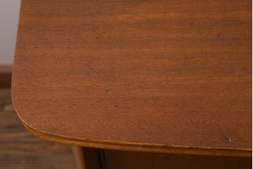 ヴィンテージ家具　北欧ビンテージ　Vanson　温かみのある雰囲気が魅力のサイドボード(サイドキャビネット、収納棚)(R-039533)