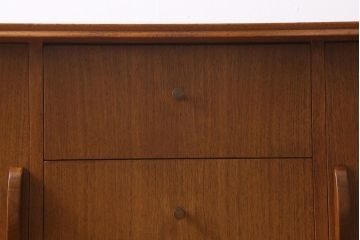 ヴィンテージ家具　北欧ビンテージ　Vanson　温かみのある雰囲気が魅力のサイドボード(サイドキャビネット、収納棚)(R-039533)