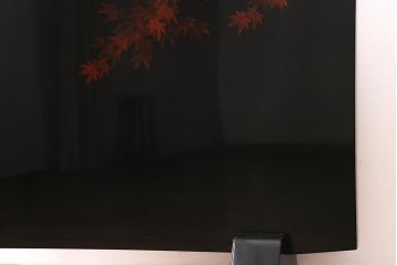 中古　漆塗り　象谷塗・蒟醤(キンマ)塗　鶴身広堂作　夕焼紅葉図　朱と黒のコントラストが印象的なつい立て(衝立、パーテーション)(R-039535)