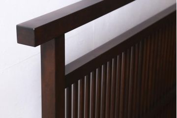 中古　松本民芸家具　直線的なデザインが美しいモダンなC型衝立(つい立て、パーテーション)(定価約14万円)(R-039540)