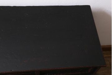 アンティーク家具　銅金具　堆朱　彫漆　凝った浮き彫りが目を引く古美術品の飾り棚(飾棚)(R-039541)