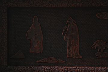 アンティーク家具　銅金具　堆朱　彫漆　凝った浮き彫りが目を引く古美術品の飾り棚(飾棚)(R-039541)