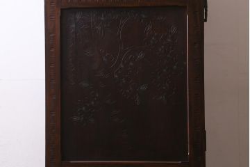 ビンテージ家具 中古　伝統工芸　軽井沢彫り　桜モチーフの意匠が魅力的なワードローブ(洋服タンス、チェスト)(R-039543)