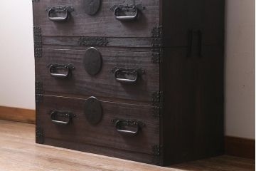 アンティーク家具　和製アンティーク　明治大正期　前面桐材　渋さ漂う重ね箪笥(衣装タンス、引き出し、桐箪笥、桐たんす)(R-039544)