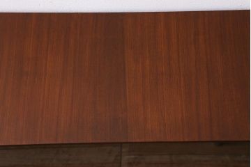 ヴィンテージ家具　北欧ビンテージ　チーク材　シンプルなフォルムの薄型キャビネット(リビングボード)(R-039545)