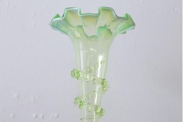 フランスアンティーク　ビクトリア朝　glass Epergne　ワセリンガラス　華やかなガラス製のセンターピース(テーブルウェア、オブジェ)(R-039549)