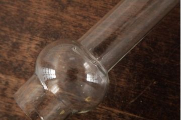 ヴィンテージ雑貨　アメリカビンテージ　未使用品　デッドストック　青色のアルミシェードがかわいらしいオイルランプ(吊り下げランプ)(R-039564)