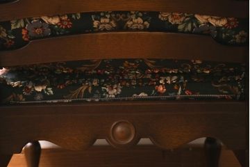 中古　飛騨産業　キツツキ　穂高シリーズ　絵画のようなファブリックが素敵な1人掛けソファ(アームチェア)(R-039566)