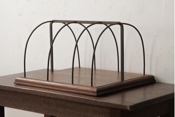 アンティーク雑貨　和製アンティーク　ケヤキ材　両面使いができる珍しいデザインの本立て(ブックエンド)(R-039568)