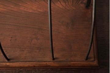アンティーク雑貨　和製アンティーク　ケヤキ材　両面使いができる珍しいデザインの本立て(ブックエンド)(R-039568)