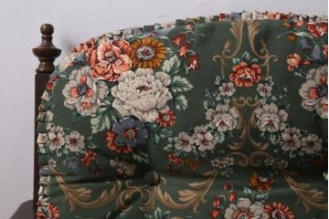中古　飛騨産業　キツツキ　穂高シリーズ　絵画のようなファブリックが素敵な3人掛けソファ(アームソファ)(R-039570)
