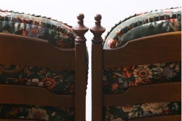 中古　飛騨産業　キツツキ　穂高シリーズ　絵画のようなファブリックが素敵な3人掛けソファ(アームソファ)(R-039570)