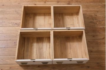 レトロ家具　リペイント　桐材　レトロな雰囲気が魅力の縦型チェスト(サイドチェスト、引き出し)(R-039575)