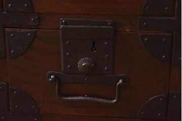 アンティーク家具　和製アンティーク　明治大正期　三方ケヤキ材　新潟県産　上手物!　上質な和の趣漂う帳場箪笥(和タンス、時代箪笥、収納棚、引き出し)(R-039576)