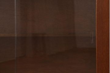 ヴィンテージ家具　北欧ビンテージ　チーク材　見せる収納と隠す収納が同時にできる薄型キャビネット(リビングボード、飾り棚、収納棚)(R-039577)