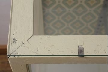 ビンテージ家具　ペイント　レトロな雰囲気がお洒落なガラスケース(ショーケース、陳列棚)(R-039578)