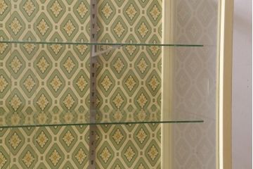 ビンテージ家具　ペイント　レトロな雰囲気がお洒落なガラスケース(ショーケース、陳列棚)(R-039578)