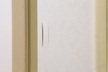 ビンテージ家具　ペイント　レトロな雰囲気がお洒落なガラスケース(ショーケース、陳列棚)(R-039578)