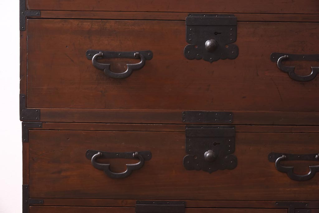 アンティーク家具　和製アンティーク　大正期　ヒノキ材　上品な佇まいが魅力の重ね箪笥(和タンス、衣装箪笥、引き出し)(R-039579)