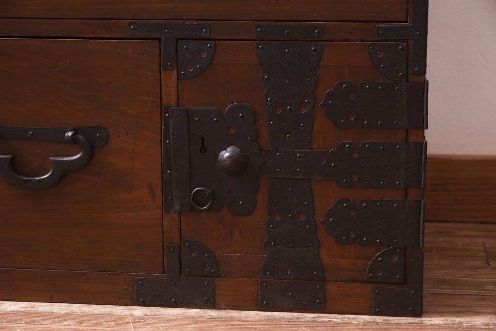 アンティーク家具　和製アンティーク　大正期　ヒノキ材　上品な佇まいが魅力の重ね箪笥(和タンス、衣装箪笥、引き出し)(R-039579)