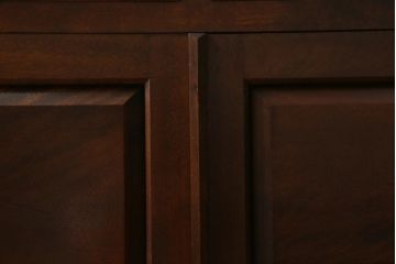 中古　松本民芸家具　シックな雰囲気がおしゃれなA型食器棚(カップボード、キャビネット、収納棚、戸棚)(定価50万円)(R-039583)