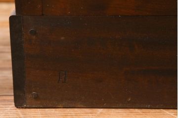 中古　松本民芸家具　シックな雰囲気がおしゃれなA型食器棚(カップボード、キャビネット、収納棚、戸棚)(定価50万円)(R-039583)