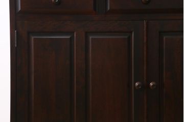 中古　北海道民芸家具　シックな雰囲気が魅力的な上質なつくりの食器棚(カップボード、収納棚、キャビネット)(R-039584)