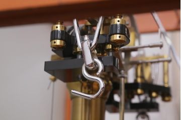 アンティーク雑貨　島津製作所　上皿天秤　ガラスケース　はかり　化学天秤(R-039585)