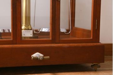 アンティーク雑貨　島津製作所　上皿天秤　ガラスケース　はかり　化学天秤(R-039585)