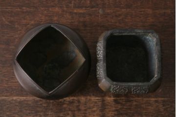 古民具・骨董　大正昭和初期　煙草盆一対　銅火入　漆器　箱付(R-039604)