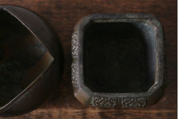 古民具・骨董　大正昭和初期　煙草盆一対　銅火入　漆器　箱付(R-039604)