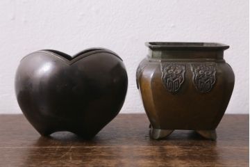 古民具・骨董　大正昭和初期　煙草盆一対　銅火入　漆器　箱付(R-039604)