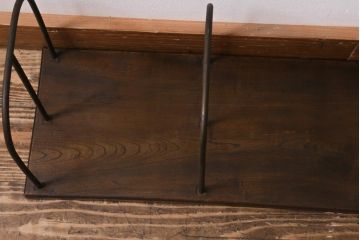 アンティーク雑貨　大正昭和初期　栓材一枚板　金属フレームと木の組み合わせがオシャレな大型サイズの本立て(ブックスタンド)(R-039605)
