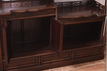 ヴィンテージ家具　唐木材　松竹梅の意匠が目を惹く上品な佇まいの茶棚(飾り棚、収納棚、ビンテージ)(R-039608)