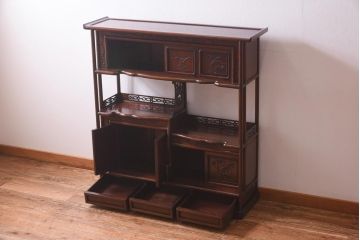 ヴィンテージ家具　唐木材　松竹梅の意匠が目を惹く上品な佇まいの茶棚(飾り棚、収納棚、ビンテージ)(R-039608)