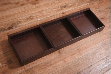 ヴィンテージ家具　唐木材　松竹梅の意匠が目を惹く上品な佇まいの茶棚(飾り棚、収納棚、ビンテージ)(R-039608)