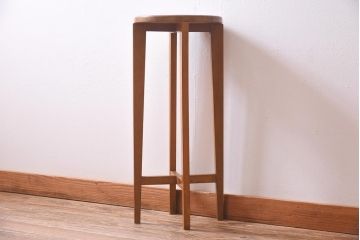 ビンテージ家具　和製ビンテージ　昭和中期　スタイリッシュなデザインの花台(飾り台)(R-039616)