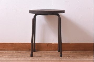 アンティーク家具　鉄脚　昭和中期　古い質感が味わい深いレトロな丸スツール(チェア、椅子)(R-039617)