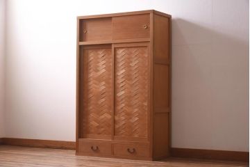 中古　民芸家具　網代引戸　柔らかな木味が上品な置水屋(茶水屋、茶道具、収納棚、引き出し)(R-039619)