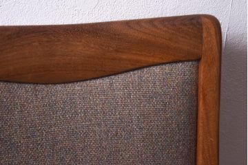 ヴィンテージ家具　北欧ビンテージ　G-PLAN(ジープラン)　しなやかなラインが魅力的なダイニングチェア(ワークチェア、椅子)(R-039621)