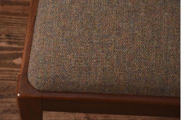 ヴィンテージ家具　北欧ビンテージ　G-PLAN(ジープラン)　しなやかなラインが魅力的なダイニングチェア(ワークチェア、椅子)(R-039621)