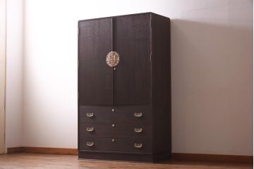 中古　国産　高級品　総桐材　木肌と金具のコントラストが美しい上品な2WAY重ね桐箪笥(和タンス、衣装箪笥、衣装盆付き、桐たんす)(R-039622)