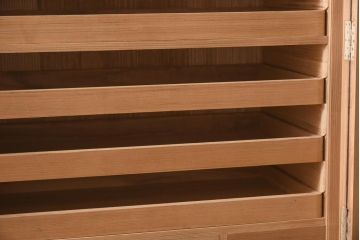 中古　国産　高級品　総桐材　木肌と金具のコントラストが美しい上品な2WAY重ね桐箪笥(和タンス、衣装箪笥、衣装盆付き、桐たんす)(R-039622)