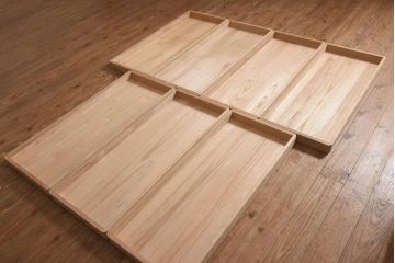 中古　国産　高級品　総桐材　木肌と金具のコントラストが美しい上品な2WAY重ね桐箪笥(和タンス、衣装箪笥、衣装盆付き、桐たんす)(R-039622)