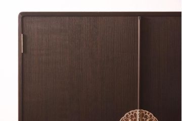 中古　国産　高級品　総桐材　木肌と金具のコントラストが美しい上品な2WAY重ね桐箪笥(和タンス、衣装箪笥、衣装盆付き、桐たんす)(R-039622)