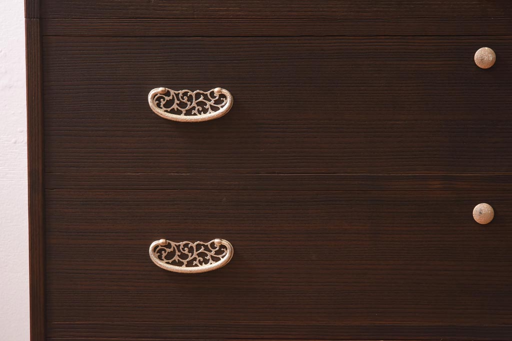 中古　国産　高級品　総桐材　木肌と金具のコントラストが美しい上品な2WAY重ね桐箪笥(和タンス、衣装箪笥、衣装盆付き、桐たんす)(R-039622)