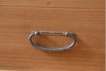 中古　伝統工芸品　梅の意匠金具がアクセントになった2WAY重ね加茂総桐箪笥(総桐たんす、和タンス、衣装箪笥、衣装盆付き)(定価約120万円)(R-039623)