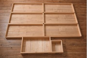 中古　伝統工芸品　梅の意匠金具がアクセントになった2WAY重ね加茂総桐箪笥(総桐たんす、和タンス、衣装箪笥、衣装盆付き)(定価約120万円)(R-039623)